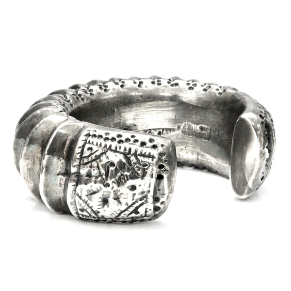 Gujarati Ridges Cuff Marteau