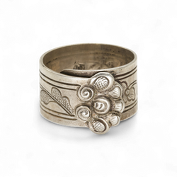 Chinese Moth Band Ring