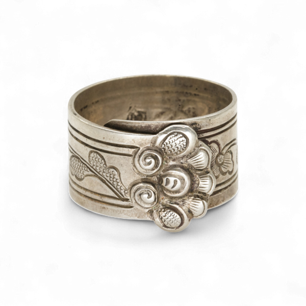 Chinese Moth Band Ring