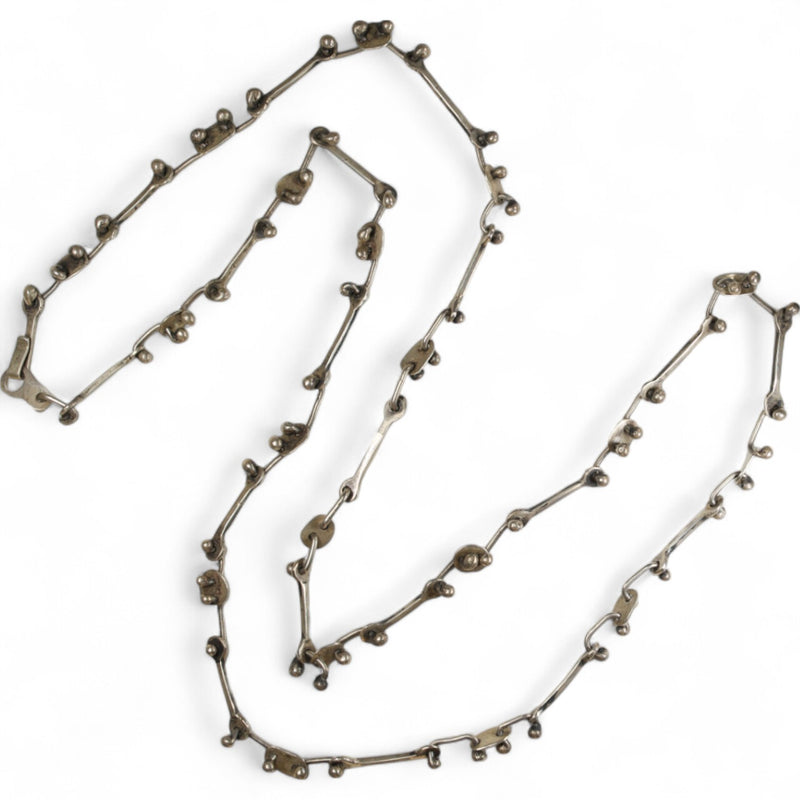 Brutalist Chain