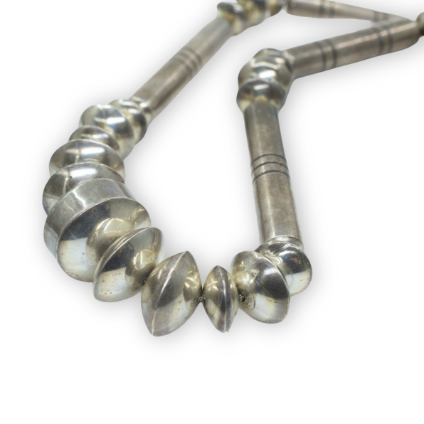 Dine Bench Bead Necklace