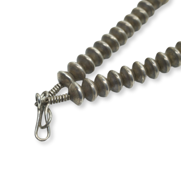 Dine Bench Bead Necklace