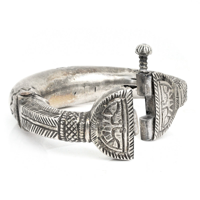 Gudjarati hinged cuff