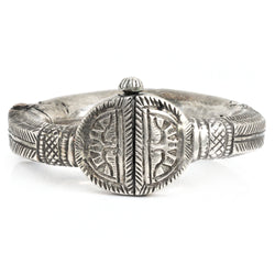 Gudjarati hinged cuff
